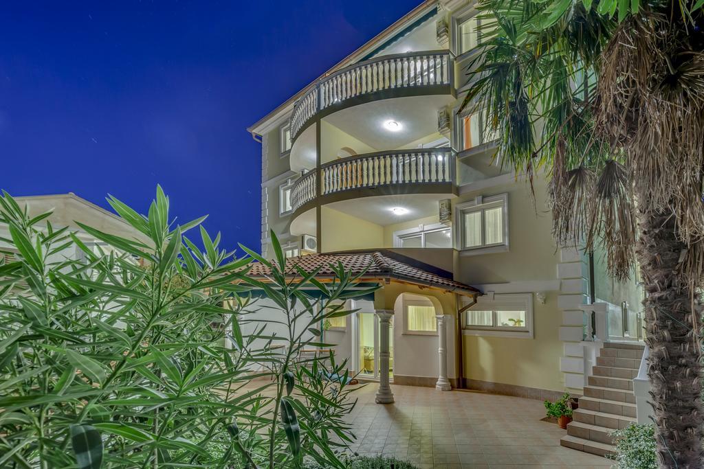 Apartments Villa Maria Crikvenica Luaran gambar